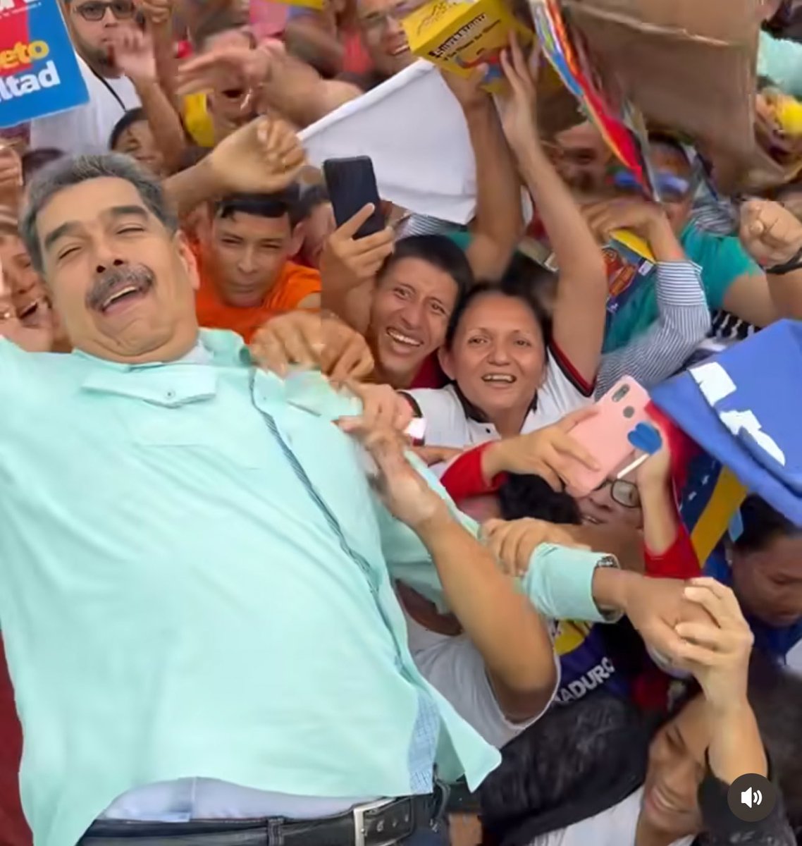 La verdad de Venezuela está en las calles y en los rostros de los hombres y mujeres de la patria. <a href="/NicolasMaduro/">Nicolás Maduro</a> garantiza la victoria del pueblo! <a href="/PartidoPSUV/">PSUV</a>