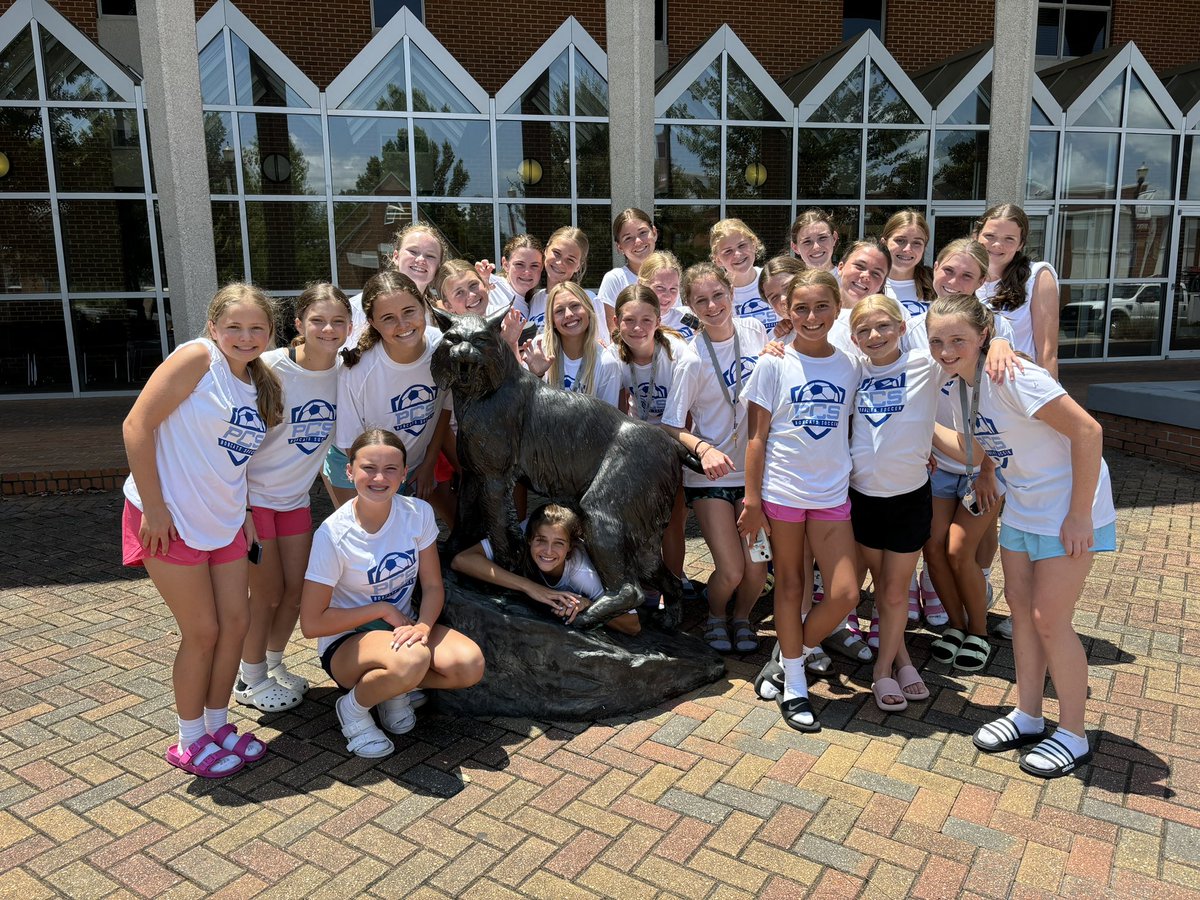 pcswsoccer's tweet photo. 🐾🐾🐾🐾 https://t.co/gHQXliHQpo