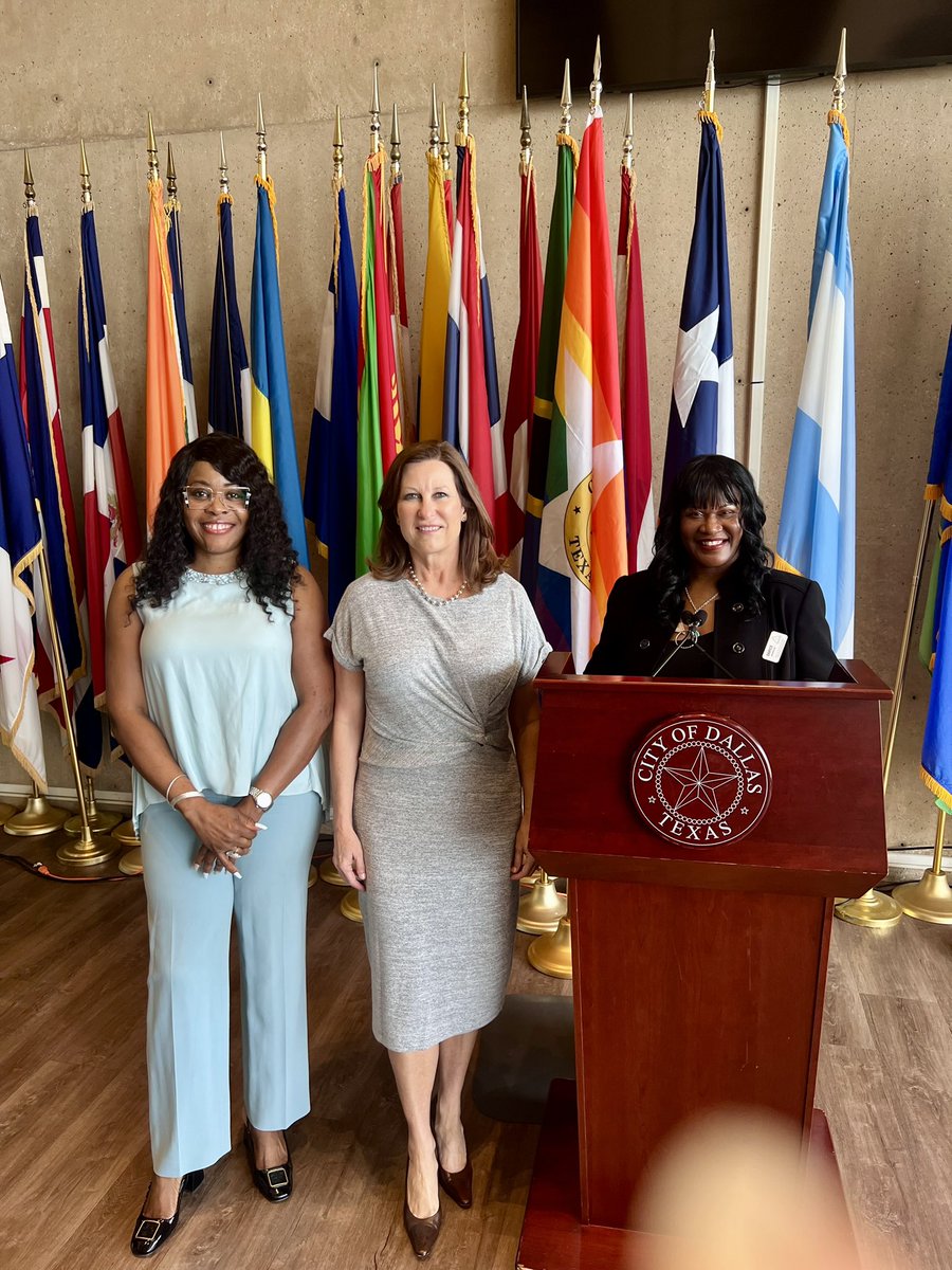 ANWEP2's tweet photo. Meet-and-greet reception with council members and the Citizens Homelessness Commission. A big THANK YOU to United Way of Metropolitan Dallas for the opportunity to participate in their spring cohort of the Homelessness Capacity Building Program. #UnitedWayDallas #CapacityBuilding https://t.co/LQgVJARmrP