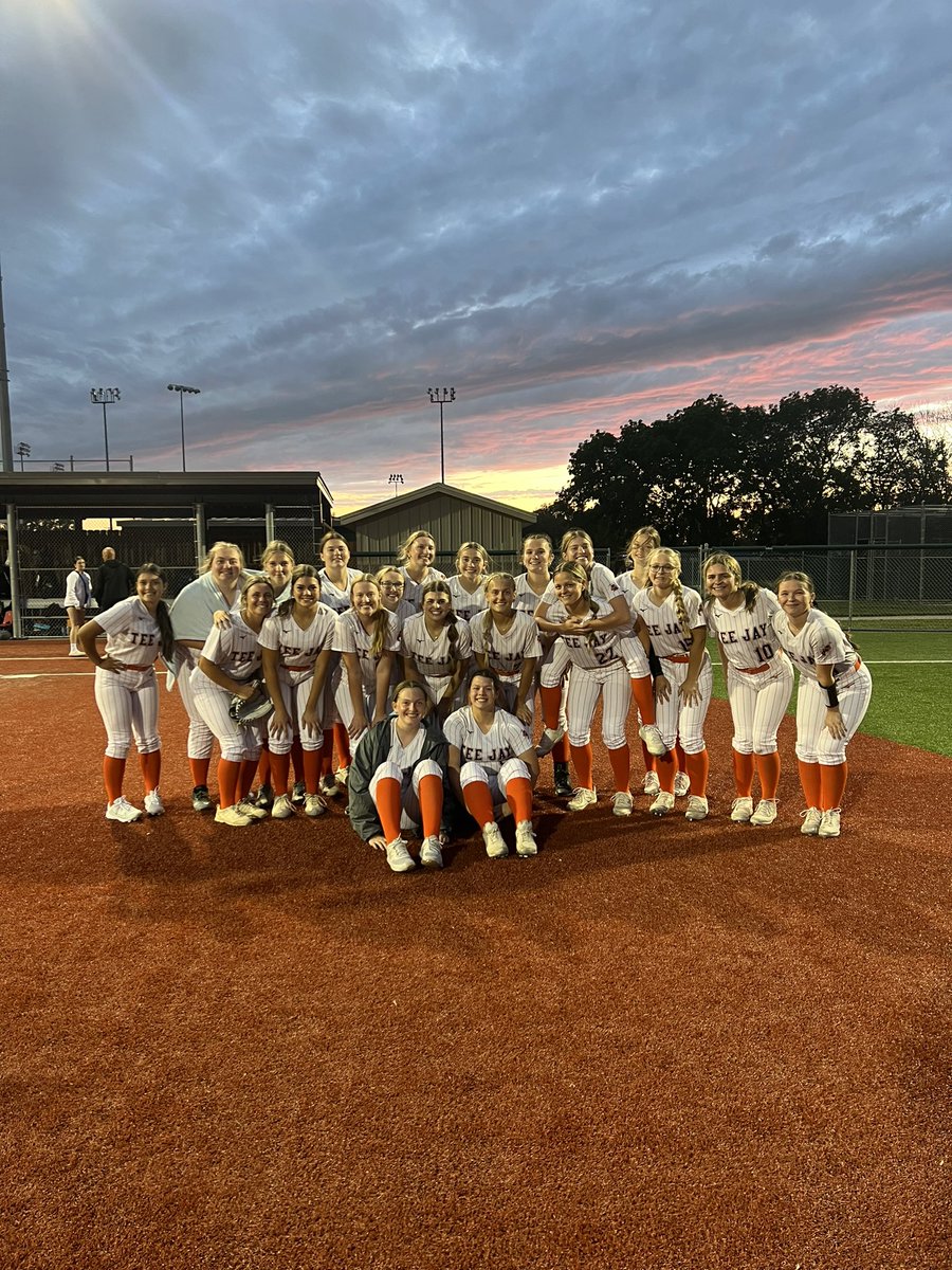 TJ Softball tweet media