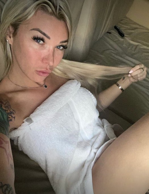 Take this towel off of me please? https://t.co/lO2qzLMwru