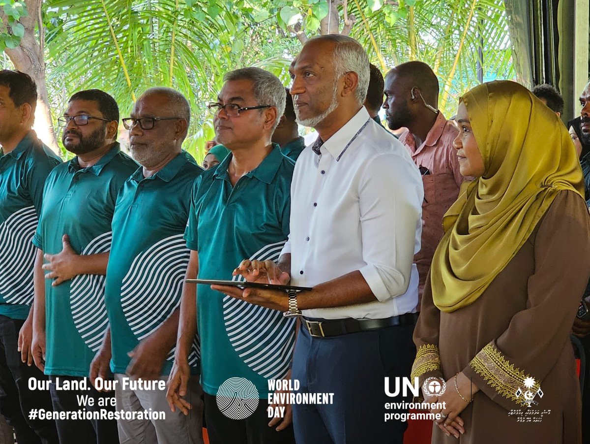 The President of the Maldives, H.E. <a href="/MMuizzu/">Dr Mohamed Muizzu</a>, revealed the logo for the 5 Million Trees Project during the World Environment Day ceremony held at Lonuziyaaraiy Park.

#GenerationRestoration
#WorldEnvironmentDay
#MageySaafuRaajje