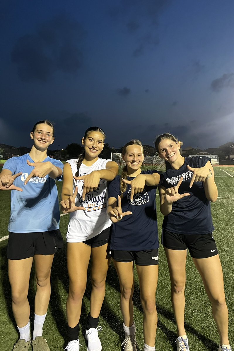 oliviahorellana's tweet photo. Had so much fun at @CollegeSoccerID tonight! I’m so glad I got to see some of my old school teammates!  🧡💙 https://t.co/HzSwlLeL6p