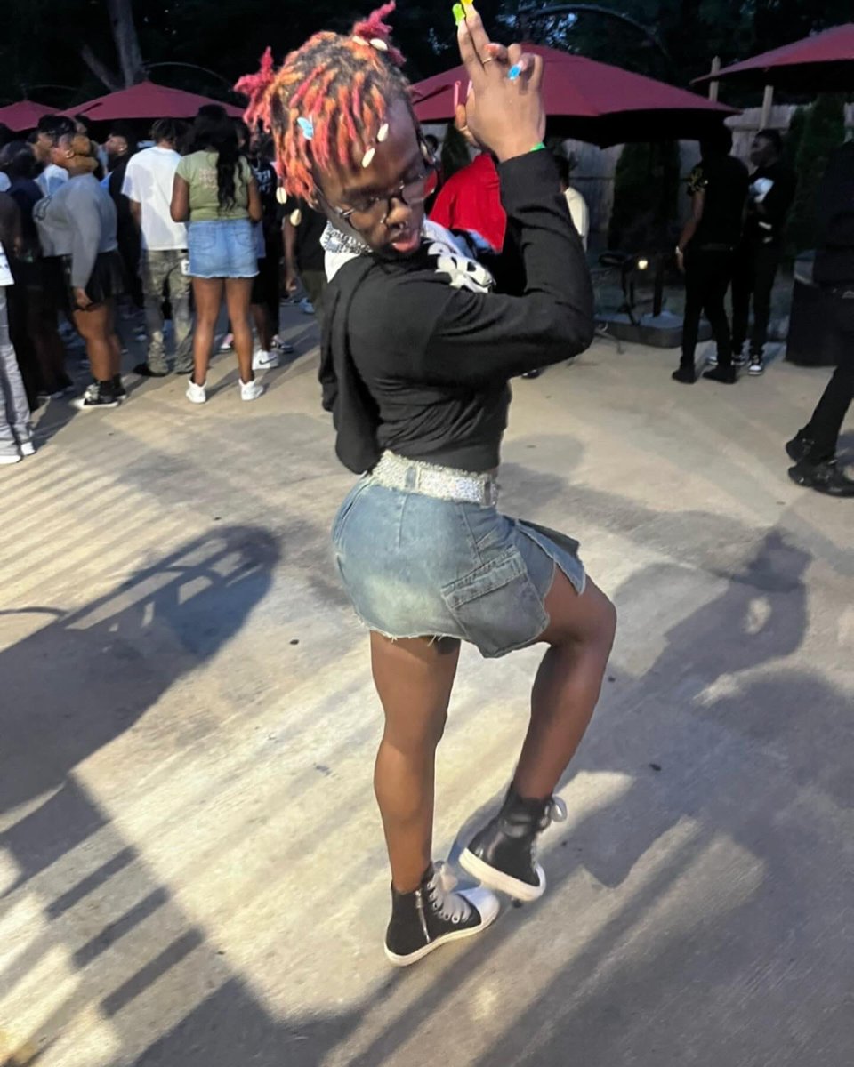 Divin3Eth3r's tweet photo. I MEANN…. ohhh ok🤷🏾‍♂️ https://t.co/ZwDdTLp5lI