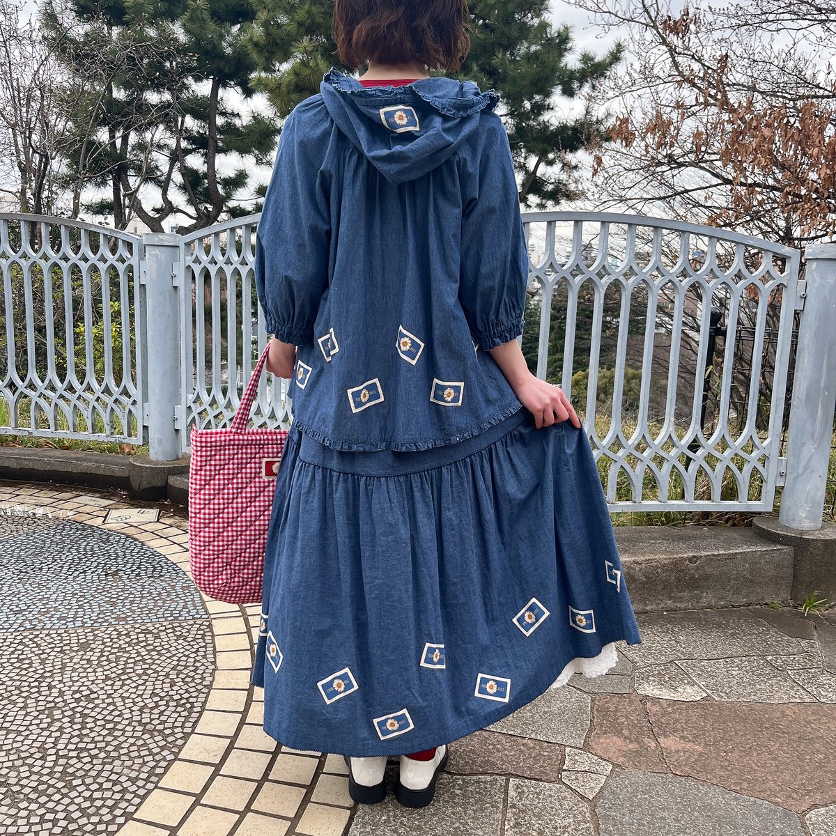 2024年 ピンクハウス ひな菊 ワッペン ダンガリー ジャンパースカート  