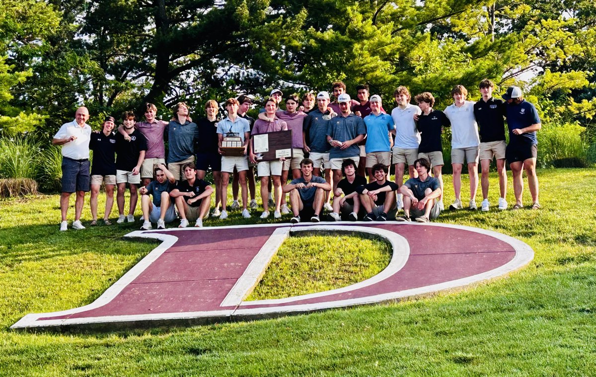 DESMETHOCKEYSTL's tweet photo. Our Varsity team was able to gather once more tonight for their State Championship Ring Ceremony! Team captain led us in prayer, and the rings were blessed.  Wear this ring with pride, Spartans!  Congratulations for a 2nd time!   #back2back #yellowbuckets https://t.co/5a1aTBupD1
