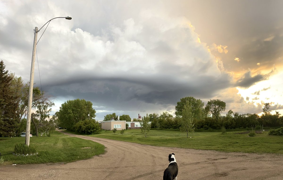 DayleCC's tweet photo. #skstorm #clouds @ Eyebrow SK https://t.co/ROhIwrXXLa
