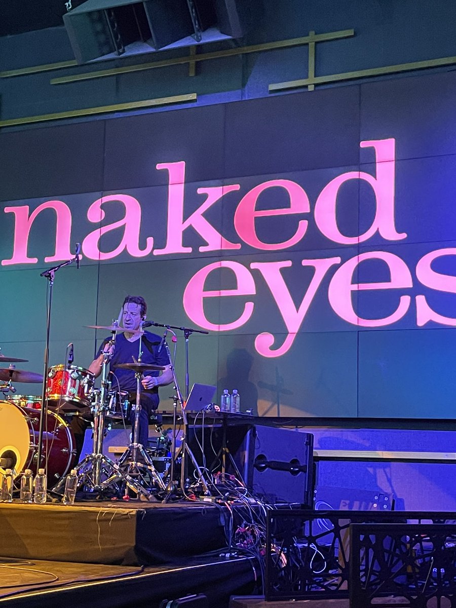 80s flash back in effect. #nakedeyes