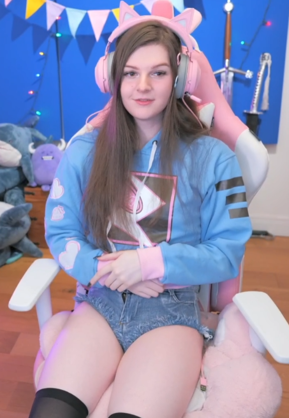 UmamiBridget's tweet photo. So, Some of you know Already but I am the one Who Gifted @F1NN5TER The Pink Bunny Gamer CHAIR, also The Pink Kitty Gaming Headset... You're Welcome #ChairGang #f1nn5ter #Pride #LGBTQIA #LGBT #TwitchPride #RainbowPride #JunePrideMonth #PrideLife https://t.co/DrQrlTdFk1