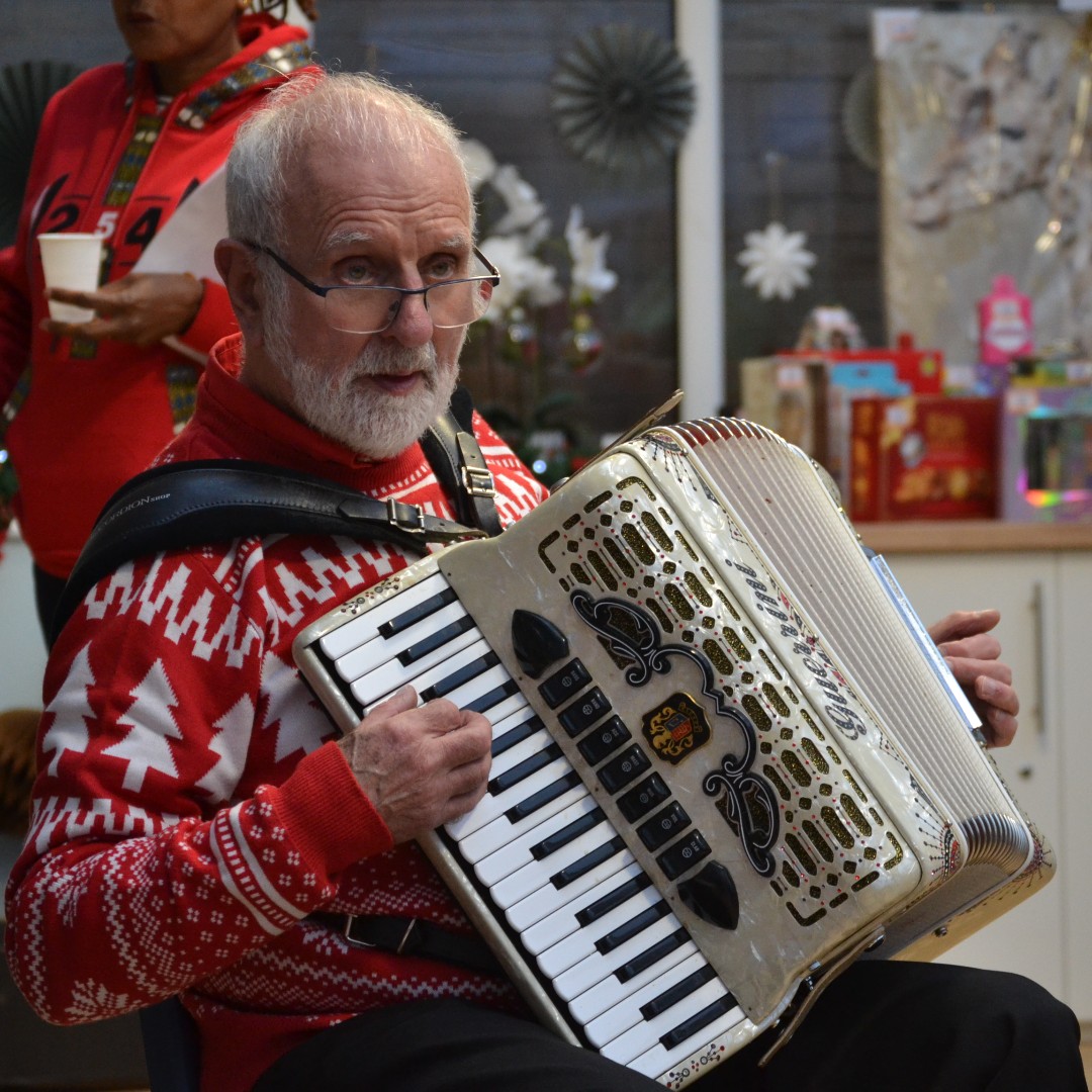 🗣️ 'It is a privilege to be a hospital volunteer. l get a great deal of pleasure playing my music for hospital staff and visitors – I can’t imagine life without it.'

💙 Thank you to John Jones who has been supporting our charity for over 30 years!

#VolunteersWeek