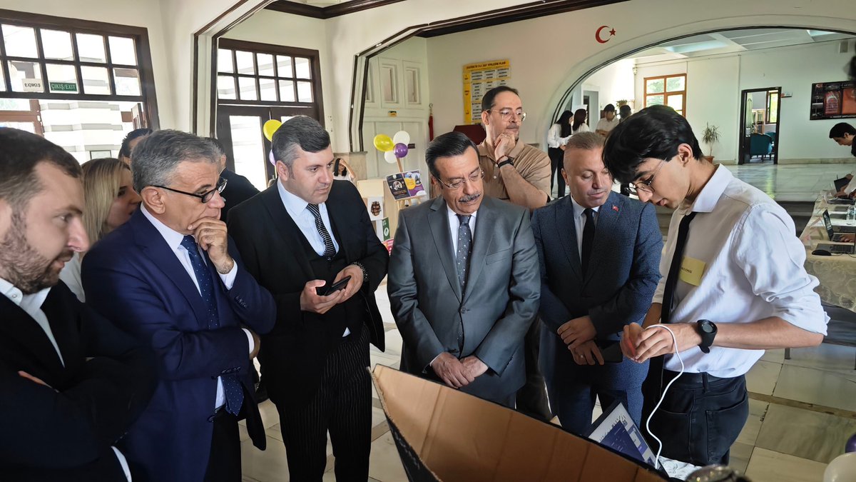 ataturkmtal1928's tweet photo. Bilişim Teknoloji Alanı öğrencilerimizin bu yıl https://t.co/qvFBYttMxz gerçekleşen proje sergisinin açılışını Kaymakamımız Sn.@cumaliatilla23, İl MEM Sn.@kocakysr,  İlçe MEM Sn.@HasanYILDIRIM61, @aipaturkey Yönetim Kurulu Başkanı @zkucuksabanoglu ve YK üyeleri gerçekleştirdiler https://t.co/F9C1Uij8jo