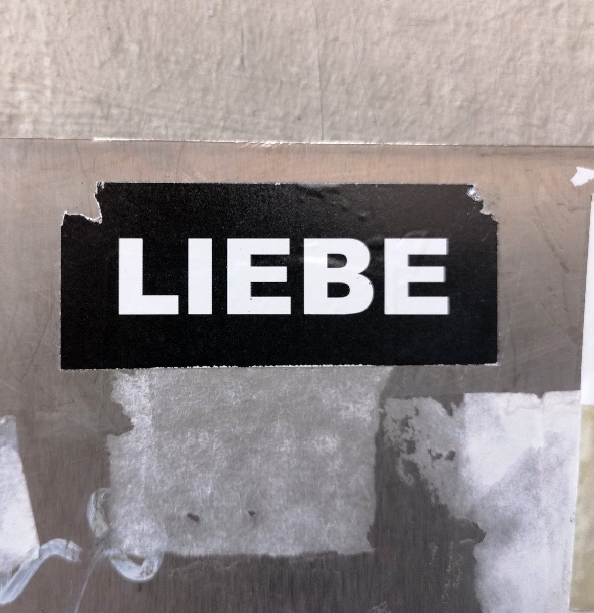 Endlich habe auch ich sie gefunden.
Gleichmal mit allen Teilen, die noch auf der Suche nach ihr sind.