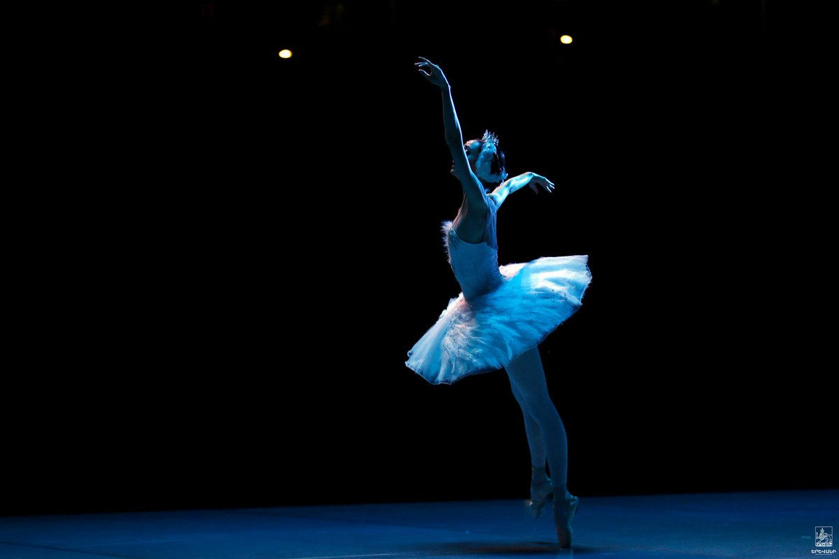 KarapetyanLD's tweet photo. Tchaikovsky's "Swan Lake". 
#YerevanBalletFest #EVNBallet
Armenian National Opera and Ballet Theatre
Yerevan Municipality https://t.co/L84Sk49lou