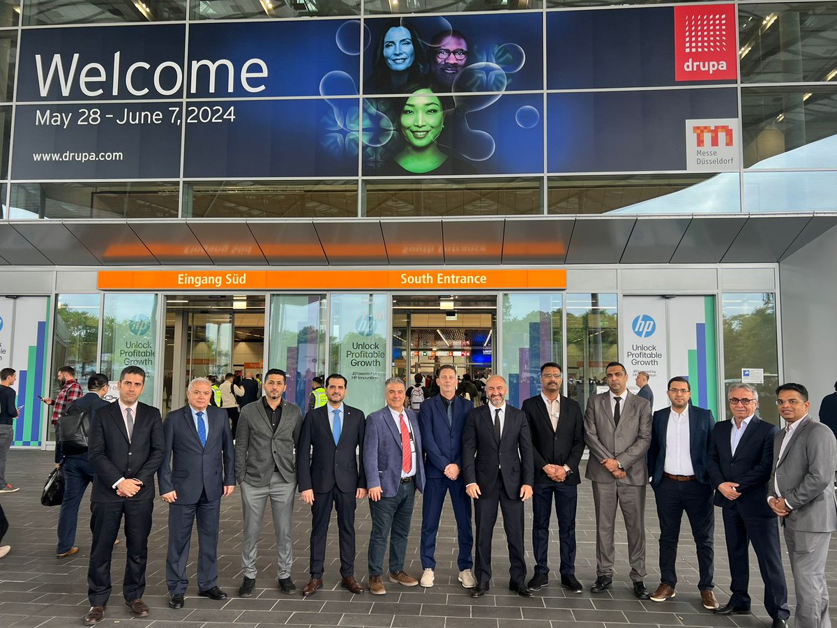 dynagraphme's tweet image. 🌟 Dynagraph Team Shines at Drupa 2024! 🌟

We're live at Drupa 2024! The Dynagraph team is here, and we are thrilled to be part of this leading global event for the printing industry. 🖨️👔 
#dynagraph #drupa2024 #printingindustry #printtechnology #teamphoto