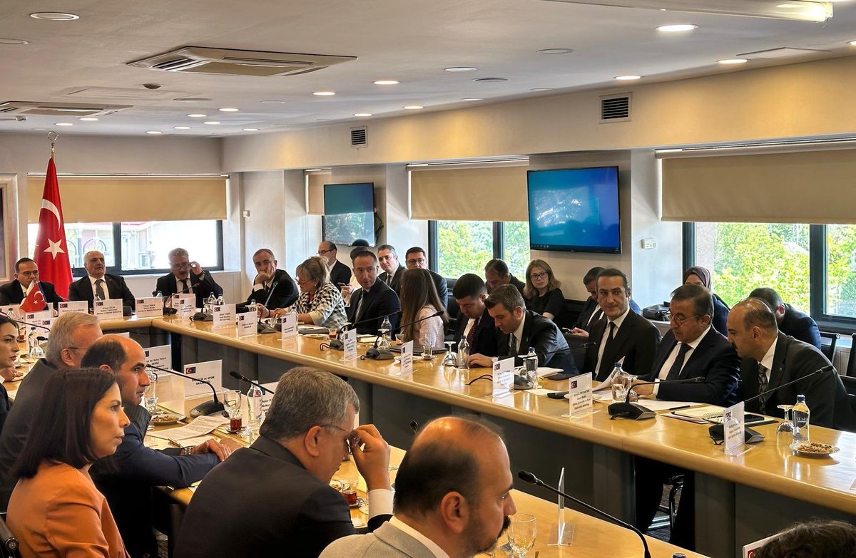 Sayın Bakan Yardımcımız <a href="/tuzcuoglurefik/">Refik TUZCUOĞLU</a> ile birlikte Mali İşbirliği Koordinasyon Kurulu Toplantısına katıldık. Toplantıda IPA II döneminin uygulama süreci ve IPA III döneminin programlaması ve AB fonlarına bütüncül yaklaşım konularını ele aldık.