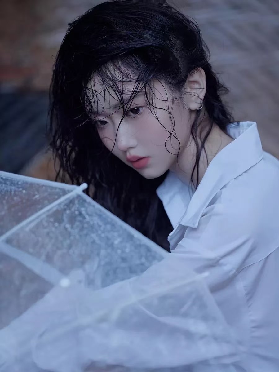 下雨天，心情不好
因为头发湿了 https://t.co/exWdwHYLl9
