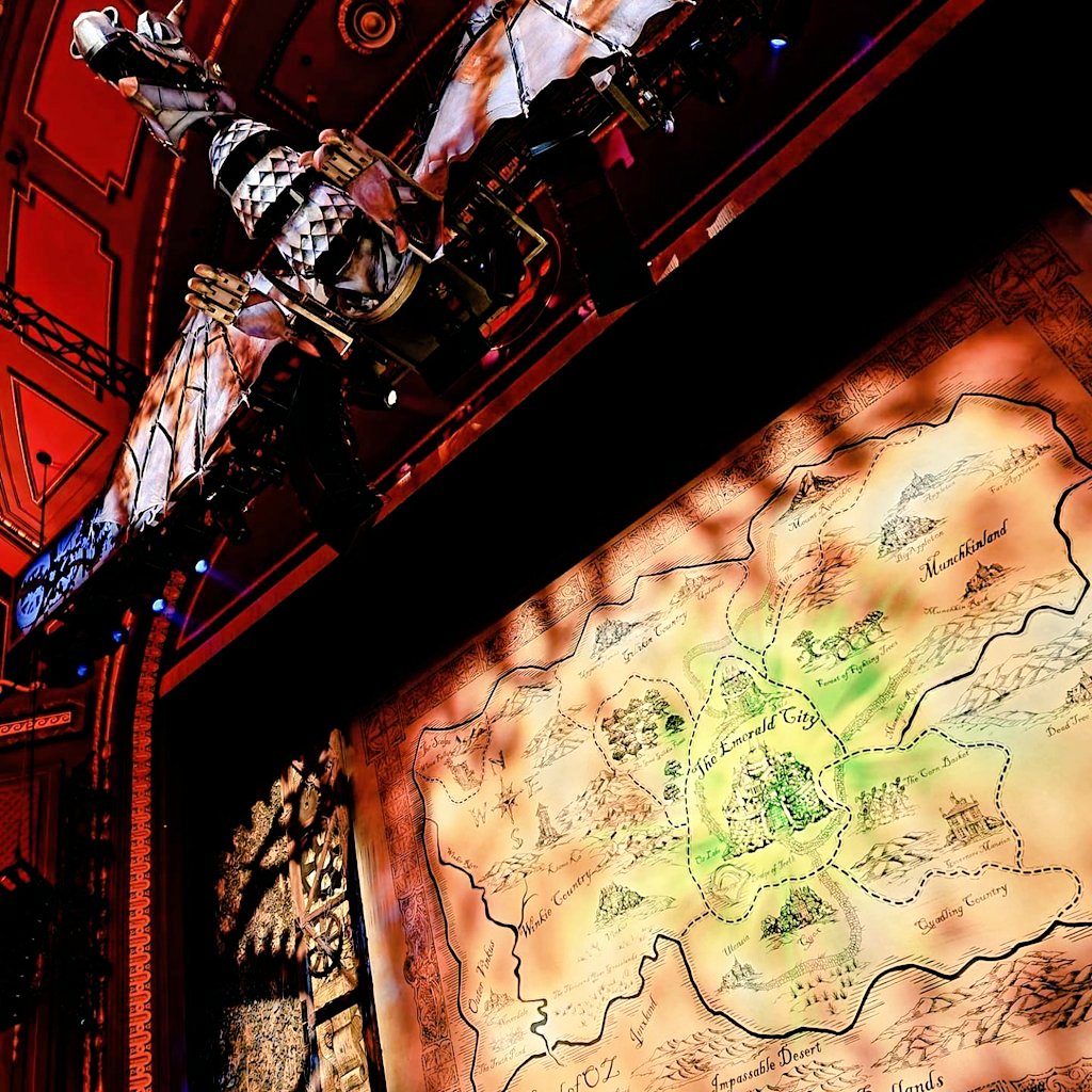 Jack_Lockley_'s tweet photo. @WickedUK at the @mayflower last night did not dissapoint. With an absolutely sensational (you could almost say Wickedly good) cast, this show definitely defies gravity in my eyes. #Oz #wicked #wickedwitch #elphaba #glinda #musical #Southampton https://t.co/6izblCicn8