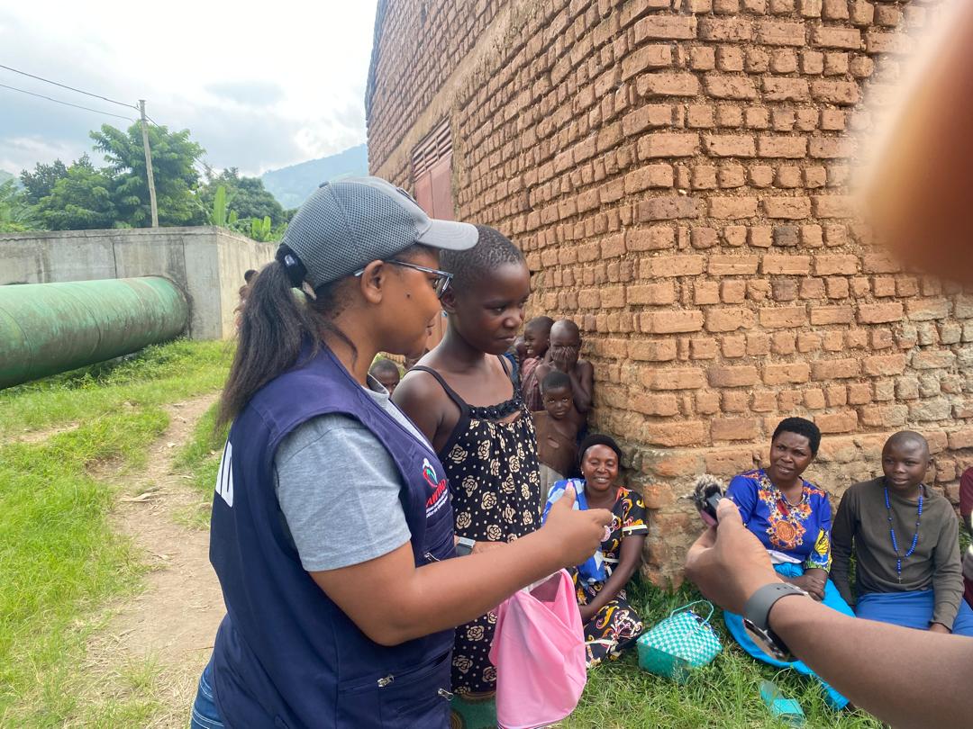 AWYAD_UG's tweet photo. The Western Uganda Humanitarian Platform, in collaboration with @oxfaminuganda, is donating essential supplies to those affected by the recent landslides and floods in Kasese.
#KaseseFloods #HumanitarianAid https://t.co/1dirANeUtQ