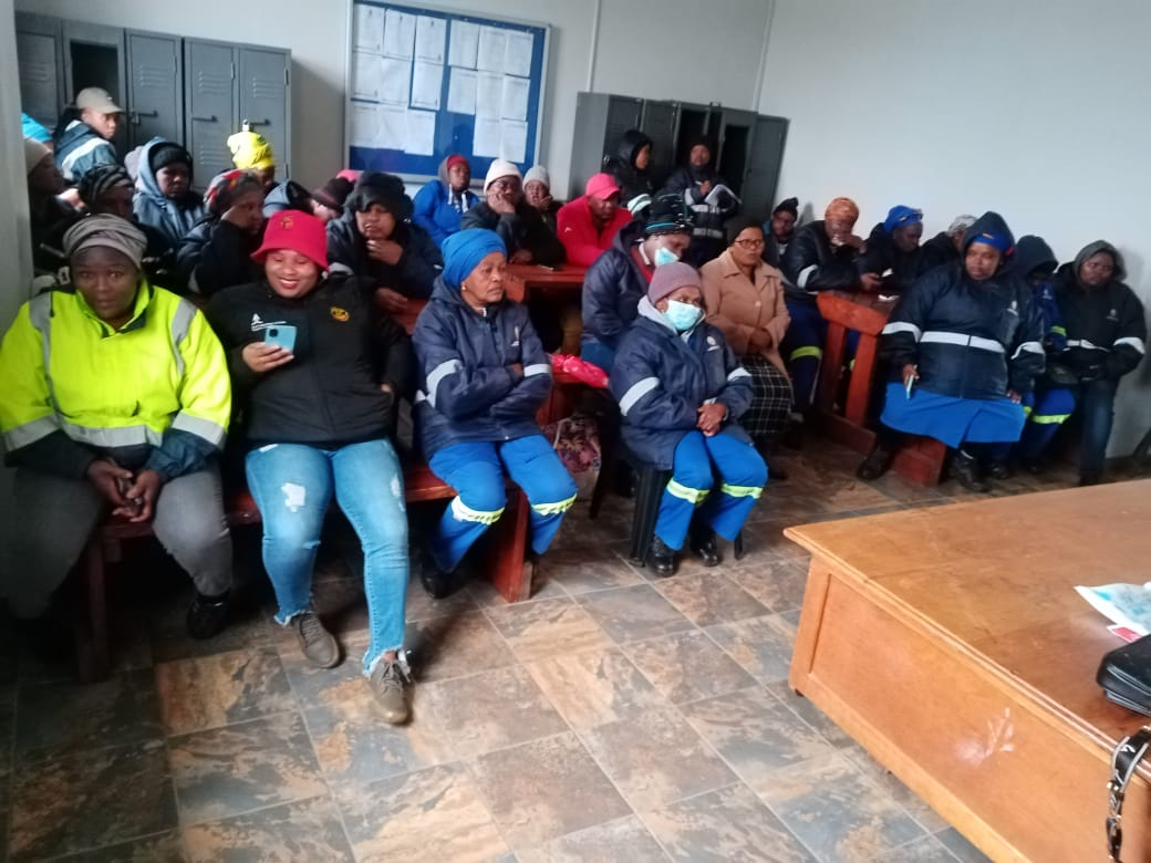NkqubelaSo93974's tweet image. #SAMWU Midlands 2 hour meeting! We appreciate worker's , who came out in numbers and voted #ANC in the recent #NGE 2024 ⚫🟢🟠