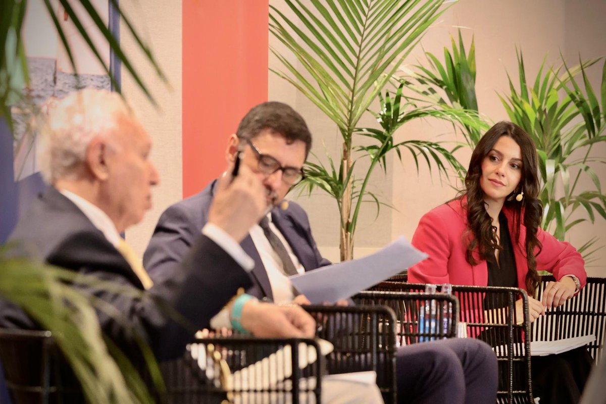 iberinform's tweet image. 🆕 Así fue Diálogos para el Desarrollo, @dialogos_para, con José Manuel García Margallo, @MargalloJm,  e Inés Arrimadas, @InesArrimadas . 

Os compartimos algunas imágenes del encuentro 👇🏼

#Iberinform #Empresas #DDVigo