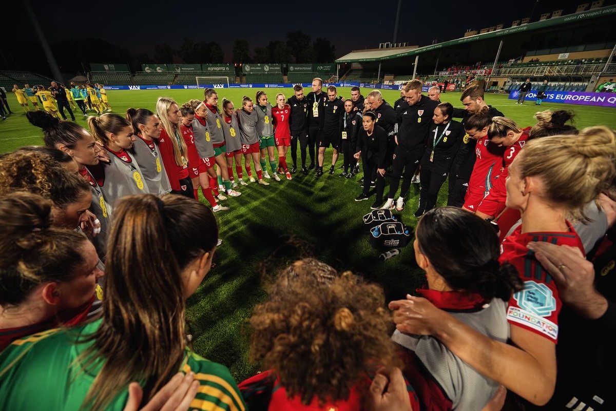 An honour to lead the team out last night! Disappointed not to take home the three points but plenty to build on 🐉 <a href="/FAWales/">FA WALES</a>