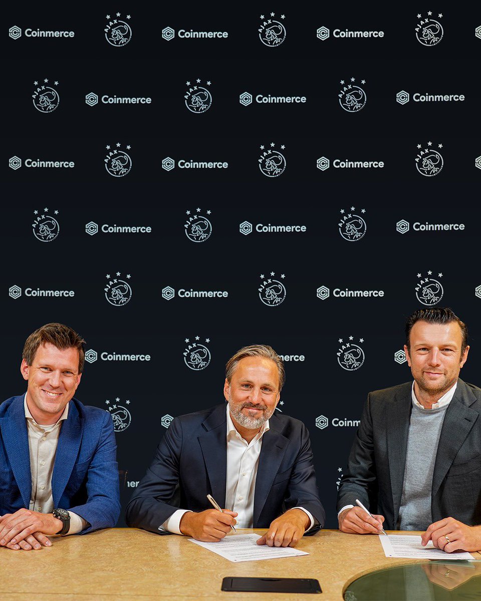 Het begon met een app naar @coinmerce CEO Jaap de Bruijn en resulteerde  amper 2 weken later in een overeenkomst: @AFCAjax heeft een nieuwe Crypto  partner! Wat goed is komt snel! #CryptoMarketing #