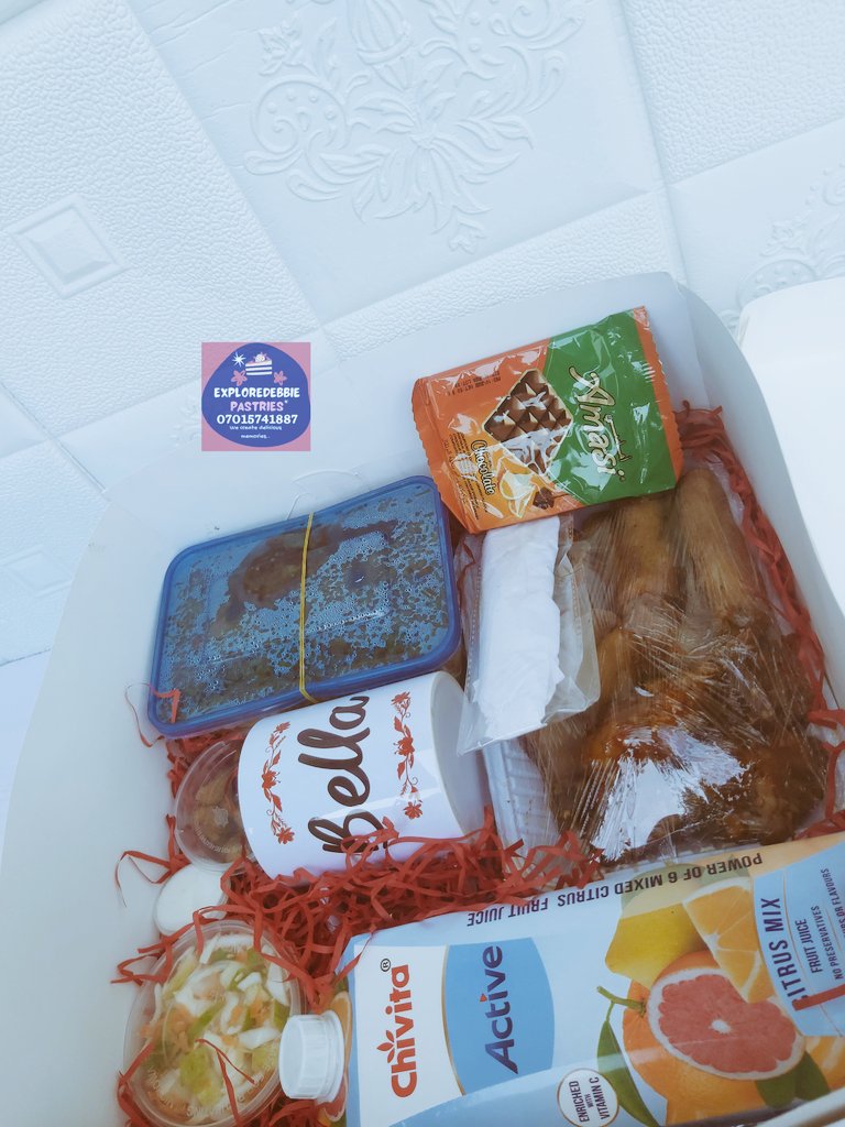 ExploreDebbie's tweet photo. Need a quick and easy snack? Our food boxes are the perfect solution! 

Order now and fuel your day 
Mostly contains, food ,small chops, fruits, you can add a gift too, juice etc.

You can also customize it to what you want.

09156019126.
🛒 PortHarcourt
#foodboxes #exploredebbie https://t.co/8CbIBn3e5f