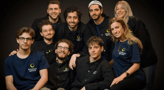 MakerFaireRome's tweet photo. 🚀🚀 Alla conquista della stratosfera con #InvolveSpace, startup italiana che sta rivoluzionando il settore dell'esplorazione #aerospaziale grazie all'utilizzo di particolari palloni privi di idrogeno e più leggeri dell'aria, pilotati dall'#AI.
Leggi⤵️
https://t.co/vETHAyvE6z https://t.co/mpJ63m01JY