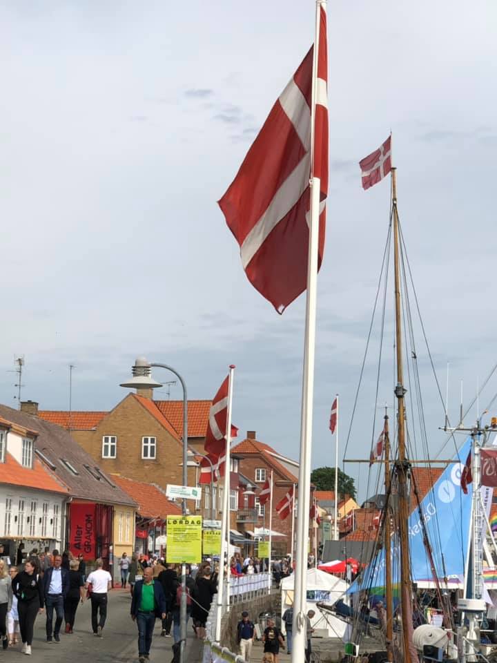 Tillykke til Danmark 🇩🇰. I år er det en særlig fest - da den 5.juni 2024 er 175-året for grundlovens vedtagelse, og det skal fejres 🥳