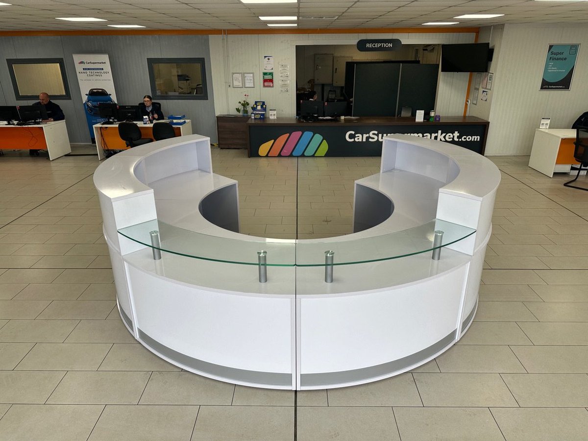 OFFICEINTERIOR5's tweet photo. Another great first impression using @OFFICEINTERIOR5 modular reception counter. Stock item with a standard lead time for 5-7 working days. For more info ๐ง sales@officeinteriorswholesale.co.uk #officefurniture #officedesign #reception #receptions #receptionarea #stock https://t.co/7AclVM5bP0