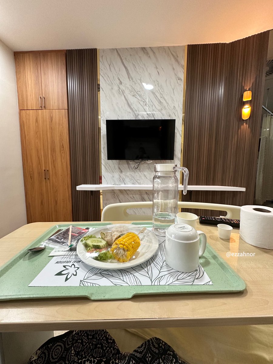 ezzahnor's tweet image. Alhamdulillah, I bersalin secara normal kat KPJ Bandar Dato Onn.

Dr seluk tak sakit, midwives ajar/practise teran bila dh 8cm, bilik cantik selesa mcm kat hotel, maknn sedap. Overall tiptop!

Alhamdulillah dapat bersalin dgn tenang.

💯 recommended! Meh i share my experience🫶🏻