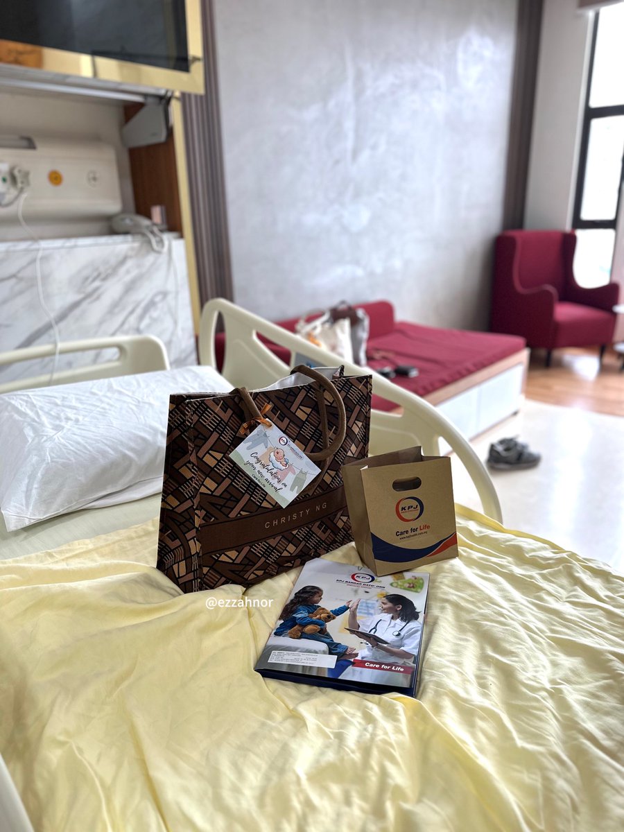 ezzahnor's tweet image. Alhamdulillah, I bersalin secara normal kat KPJ Bandar Dato Onn.

Dr seluk tak sakit, midwives ajar/practise teran bila dh 8cm, bilik cantik selesa mcm kat hotel, maknn sedap. Overall tiptop!

Alhamdulillah dapat bersalin dgn tenang.

💯 recommended! Meh i share my experience🫶🏻
