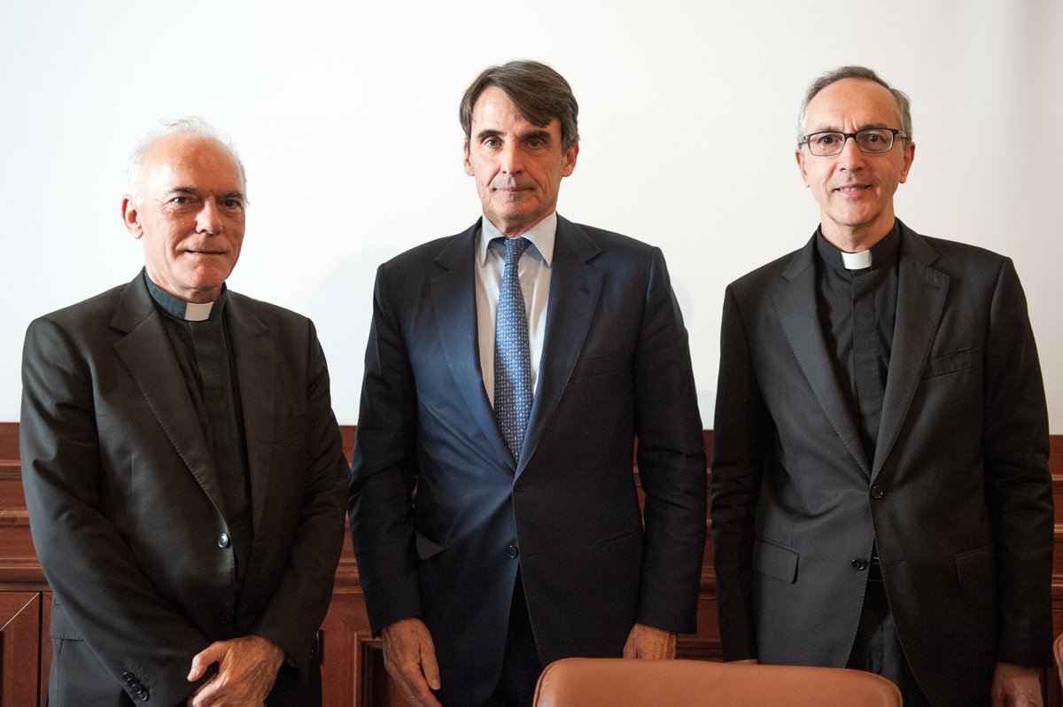 UniSantaCroce's tweet photo. "#Transparency and #Coresponsibility in the #Support of the #Church", è stato il titolo dell'incontro con il Presidente dello #IOR, Douville de Franssu, organizzato il 4 giugno da @omnesmag e dal Gruppo CASE attivo presso la Facoltà di Diritto Canonico della nostra Università. https://t.co/rDBAp6kIC9