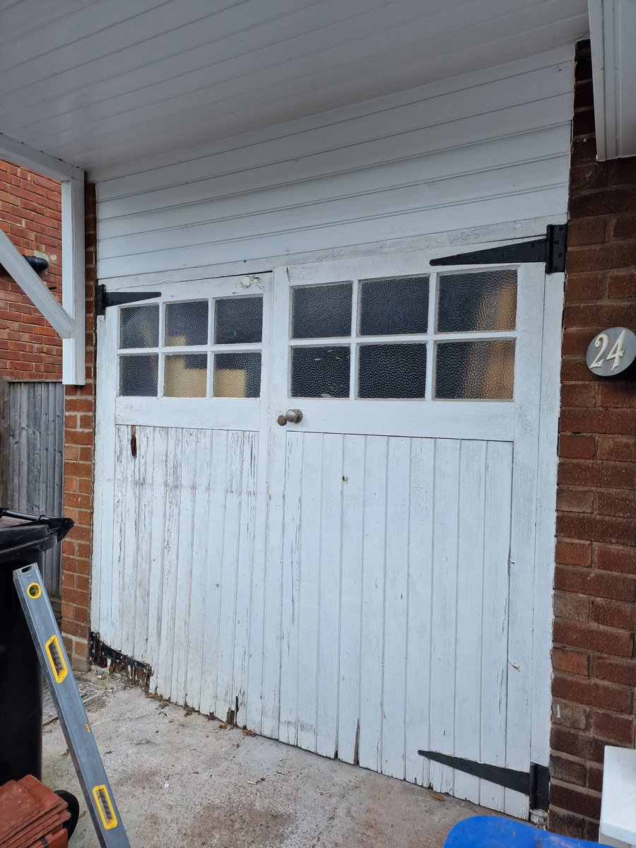 CarringtonDoors's tweet photo. Will a new garage door make a difference?  What do you think?  Get in touch for more information on the Select Side Hinged Garage Door fitted yesterday. https://t.co/2FayaotVOc