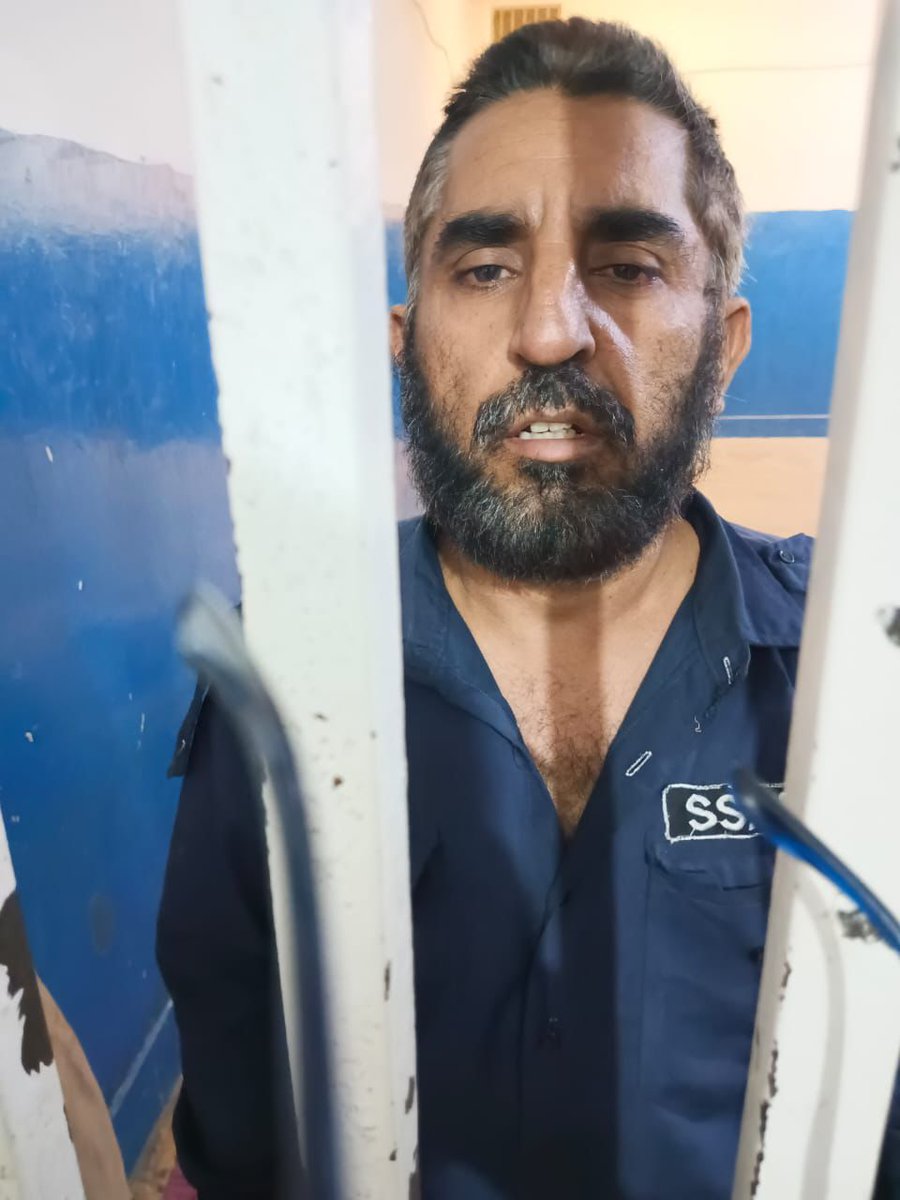SenatorMumtaz's tweet photo. This is horrific that after the police department's negligence in protecting common people from criminals, now security guards of private companies have also assumed the role of perpetrators of crimes against innocents citizens. What on earth these police officers are doing if they cant protect the citizens.  Are they busy in providing protocols to their favored most persons or busy in taking lives of common man during their so called "police encounters" or busy in taking bribes for making the unjust happen without any check and balance?  Is there any guarantee from any authority of the justice system that such a brutal security guard would be hanged due to snatching the life of an innocent person? Is there any guarantee that the decision of banning display of arms would safeguard the common man from these enemies of humanity?
@sindhinfodepart @KamranTessoriPk 
https://t.co/1p84ZwwlDw