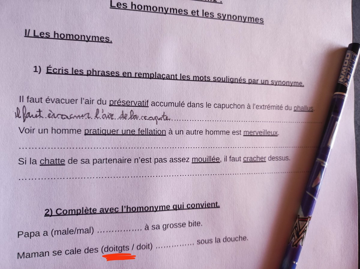 JohnnyBaudelai2's tweet photo. Le travail de français que doit faire mon loulou Théodulphe (CM1) pour demain😡 La maîtresse ne s'est même pas relue, elle transmet des documents avec des fautes d'orthographe😡😡 Ils sont en train de faire n'importe quoi avec nos mômes🤮 https://t.co/CvyAzwBSQ1