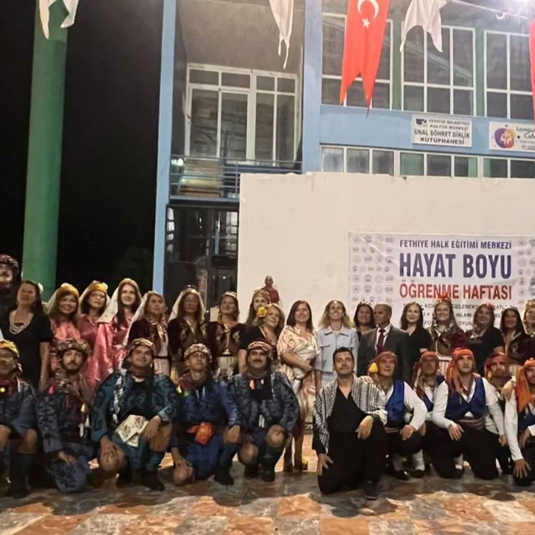 fethiyeHEMveASO's tweet photo. Hayat Boyu Öğrenme Haftası kapsamında kurumumuzda Halk Oyunları Kurslarına katılan kursiyerlerin katılımlarıyla Halk Oyunları gösterileri yapıldı.@Yusuf__Tekin @IHErtas
@CelileErenOKTEN
@cengizmete @ss_bozkurt @emrecay55 @farukkaya48 @EnderSuatTOK https://t.co/6M48FVhg4n