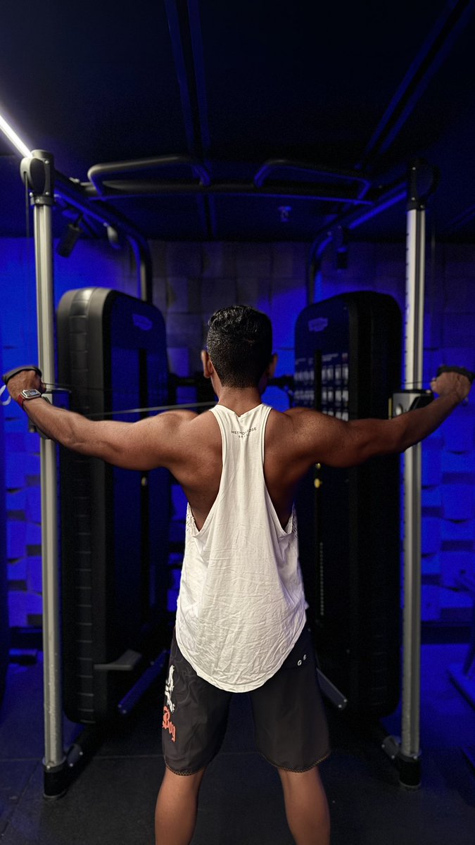 Pelo poder do prisma lunar!!! 🌙 tweet media