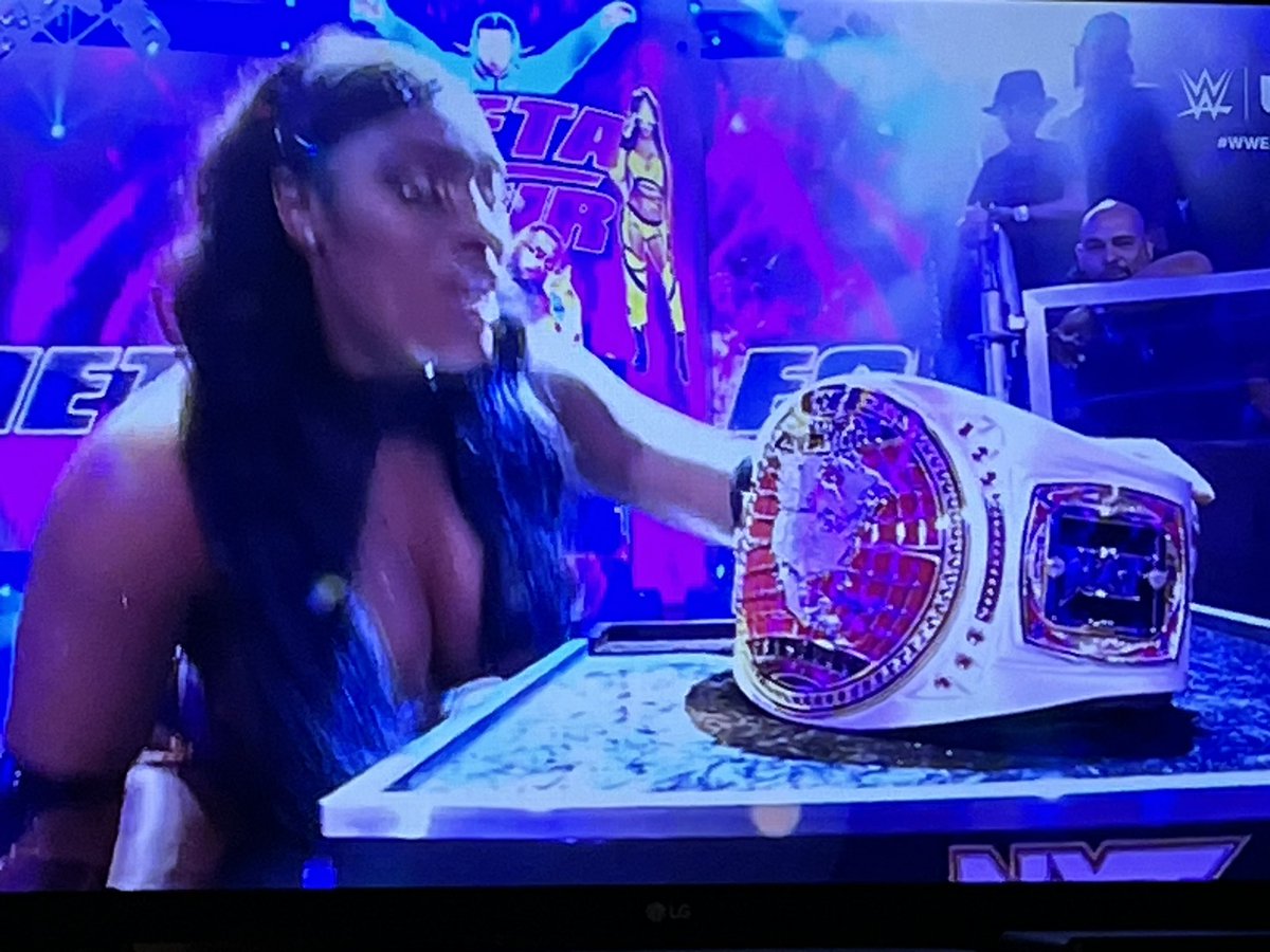 primetime0493's tweet photo. The Meta Four Lash Legend next to the NXT Women’s North American Championship #WWENXT #TheMetaFour #LashLegend https://t.co/zlp2HzD7HP