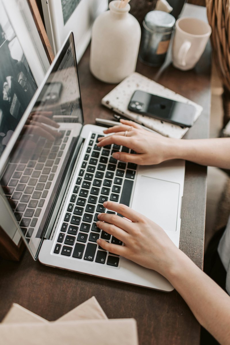 CryptoAustralia's tweet photo. From cryptocurrencies to NFTs, digital assets are shaping the future. Get the full scoop on these valuable digital items. https://t.co/ocOGYyzJSu 💰🖼️ https://t.co/e9zQxUjS7n