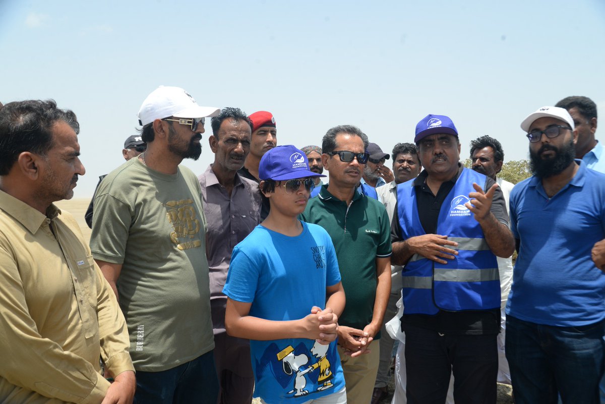HamdamF_Pak's tweet photo. BADIN: Hamdam Foundation has started planting one lakh Mangroves trees on the coastal of Badin under Surami Project, In the initial phase, 20,000 Mangroves seed were planted in the coastal area of Sada Behar Nariri Lake. A large number of social workers of district Badin . # https://t.co/qAMgdhwk0s