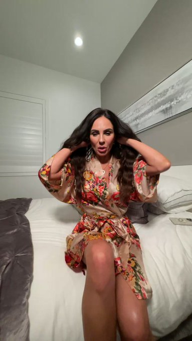 Kirsten Price is live now! https://t.co/0VkTSOg7pk https://t.co/G5JkaBCyl1<a href="/tag/free"class="tags"><span>#free</span></a>