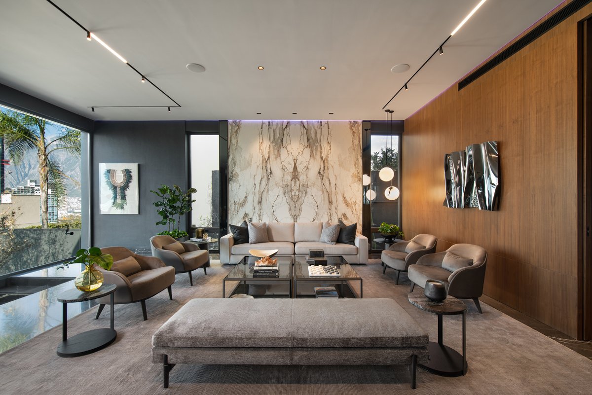 SorteosTec's tweet photo. ✨ Descubre la entrada y la sala de tu futura casa en #CasaDiáfana. Espacios amplios y conectados para un estilo de vida contemporáneo, donde la energía y la luz fluyen con armonía. 🏡💫
#sorteostec #sorteotradicional #casadiáfana #arquitectura #diseñodeinteriores #hogar https://t.co/W0J1ye1emz