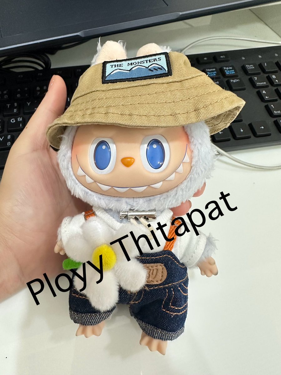 ปล่อยบู้ชาวสวน —used— ตำหนิมือเลอะ 1850 รวมส่ง มีกล่องให้นะคะ 🙏🏻 นัดรับพระราม2  
#labubu #ลาบูบู้ #บู้ชาวสวน #fallinthewild #ส่งต่อlabubu