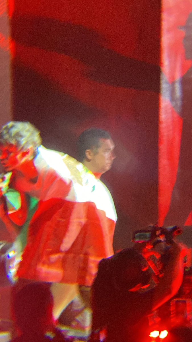 LouisMxOficial's tweet photo. "No es un secreto que AMO MÉXICO" — Louis Tomlinson esta noche en el #FITFWTQuerétaro 🇲🇽

PURO PINCHE LT Y MÉXICO 🇲🇽🇲🇽🇲🇽🇲🇽 https://t.co/aKPg4PlgkN