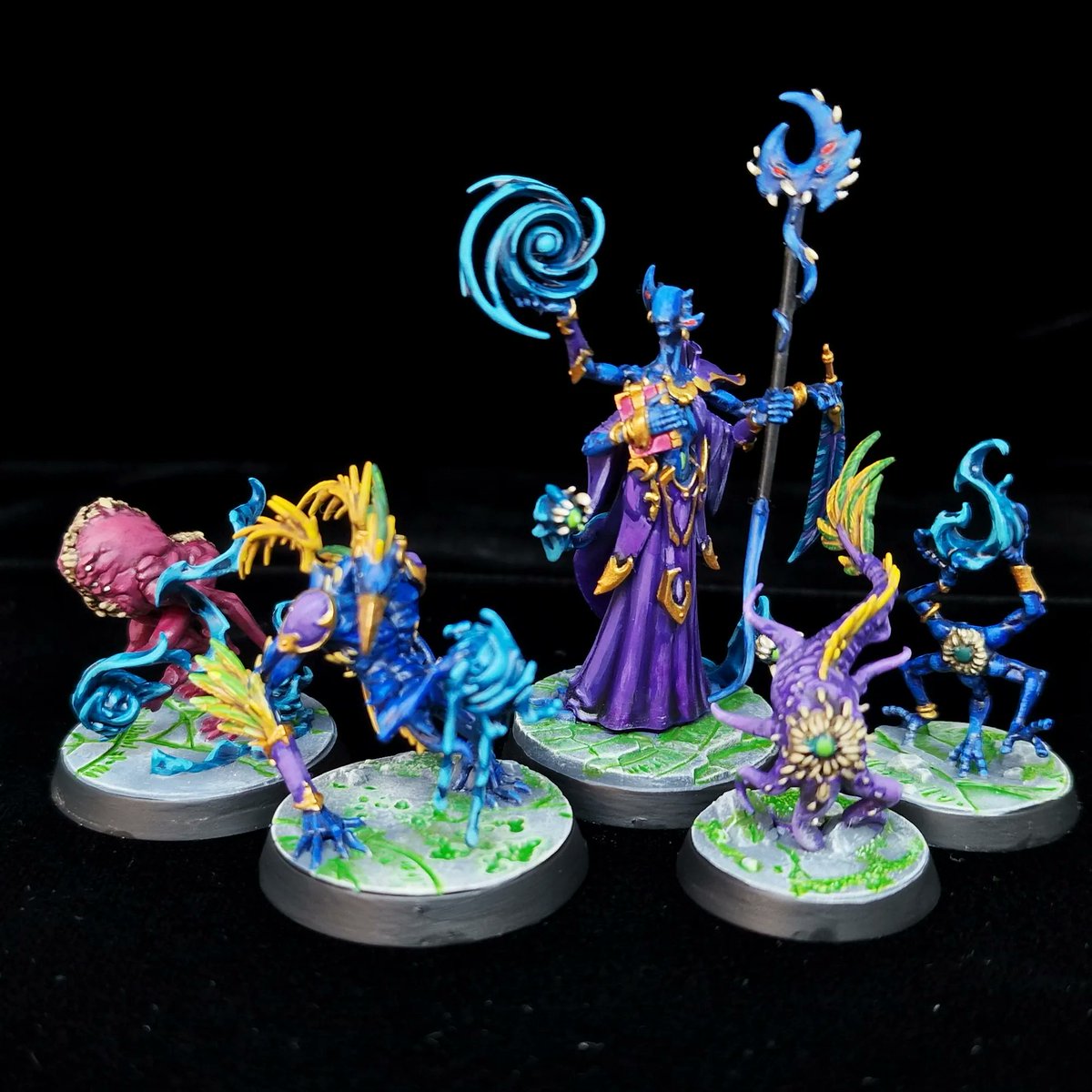 ninifantasy's tweet photo. Le petit projet warhammer pour faire une pause du #armiesonparade2024
Plein de couleur 😇 #warhammerofficial https://t.co/WHDYqJorib