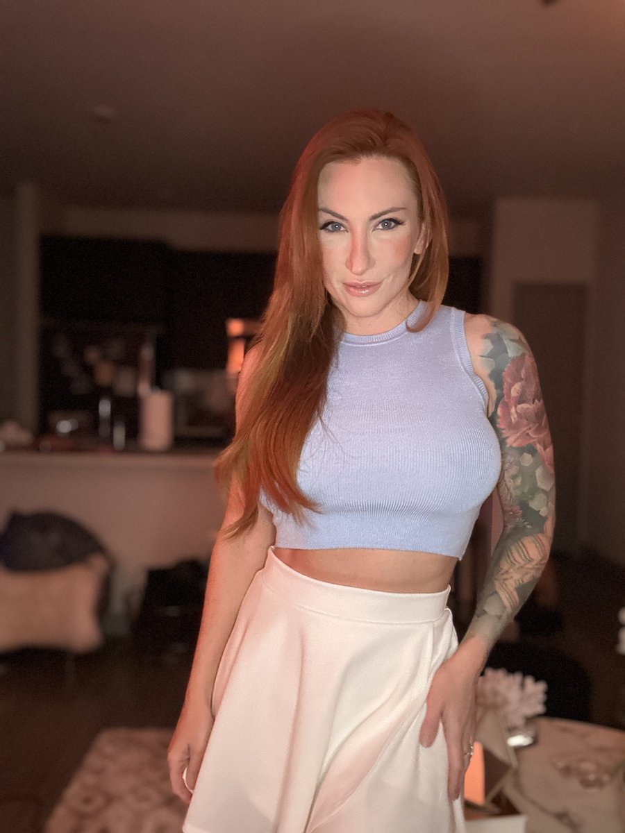 _SophiaLocke_'s tweet photo. Live on TikTok!! Come say hi 

https://t.co/PJo3QXITl2 https://t.co/ot8SIy8UvF