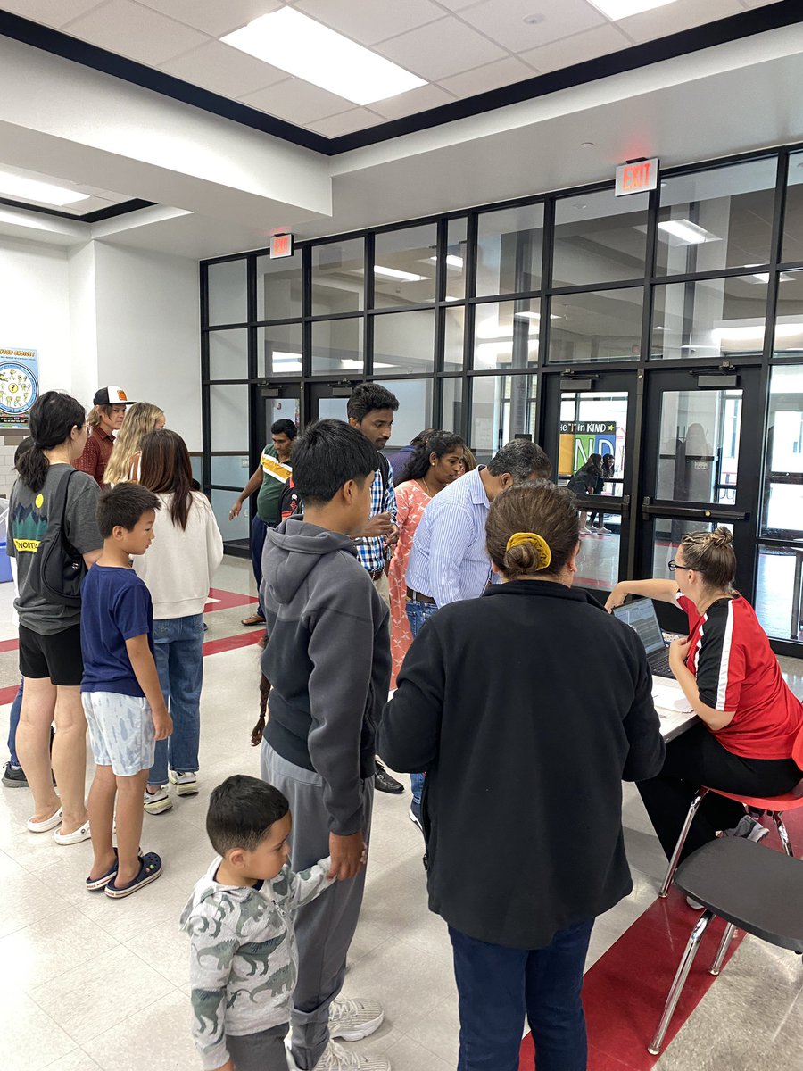 perezteacher's tweet photo. With tremendous teacher, community, and campus support, the ESL/Bilingual summer school is going to be a success. A huge thank you to City Church and the LDS for their generous donation of snacks for over 200 students!  @melissaisd @ElemSchools https://t.co/hZjQpfvfT3
