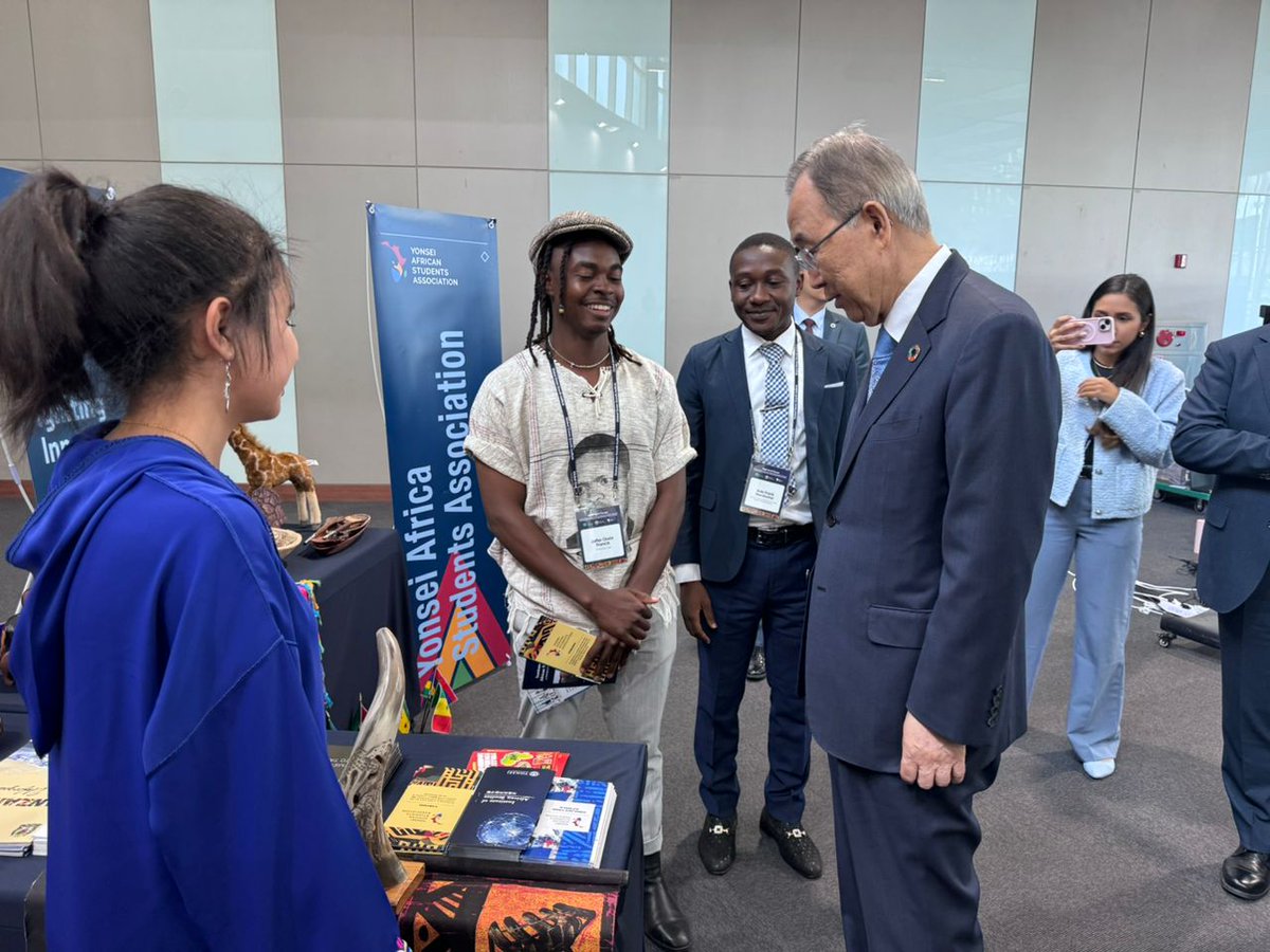 GGGIAfrica's tweet photo. On the sidelines of the Korea-Africa Summit, we hosted an immersive exhibit, amplifying shared values through artistic expression, academic discourse, and green growth narratives between Korea and Africa. 

👇👇👇
Read More: https://t.co/qf7znJSI6H

#KoreaAfricaSummit https://t.co/Z4bYzWsXK7