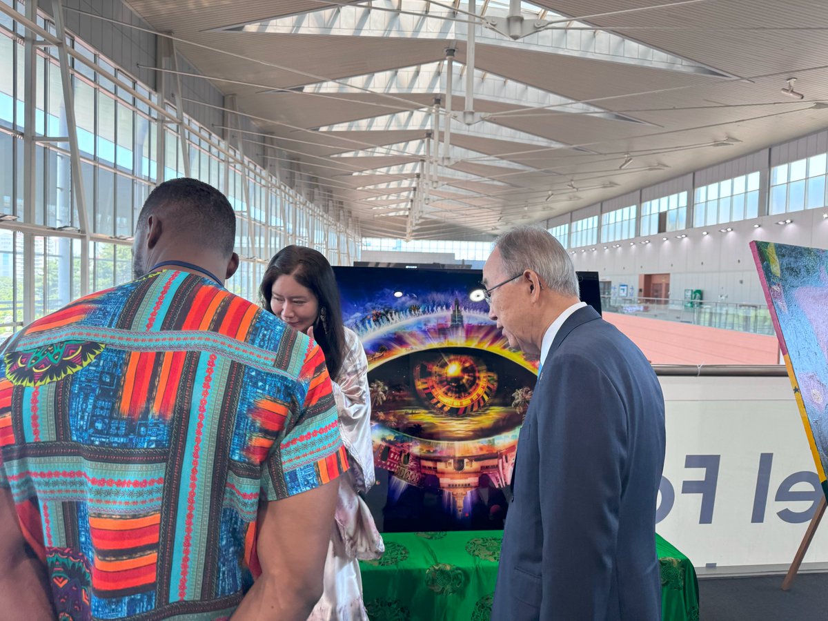 GGGIAfrica's tweet photo. On the sidelines of the Korea-Africa Summit, we hosted an immersive exhibit, amplifying shared values through artistic expression, academic discourse, and green growth narratives between Korea and Africa. 

👇👇👇
Read More: https://t.co/qf7znJSI6H

#KoreaAfricaSummit https://t.co/Z4bYzWsXK7